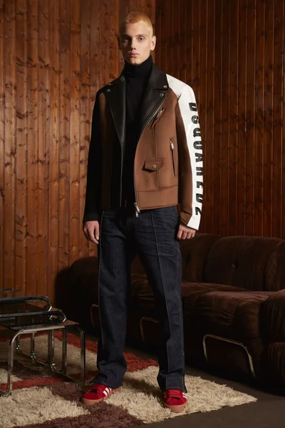 Look 16